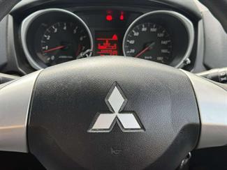 2010 Mitsubishi RVR - Thumbnail