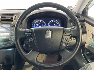 2009 Toyota Crown - Thumbnail