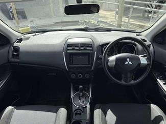 2010 Mitsubishi RVR - Thumbnail