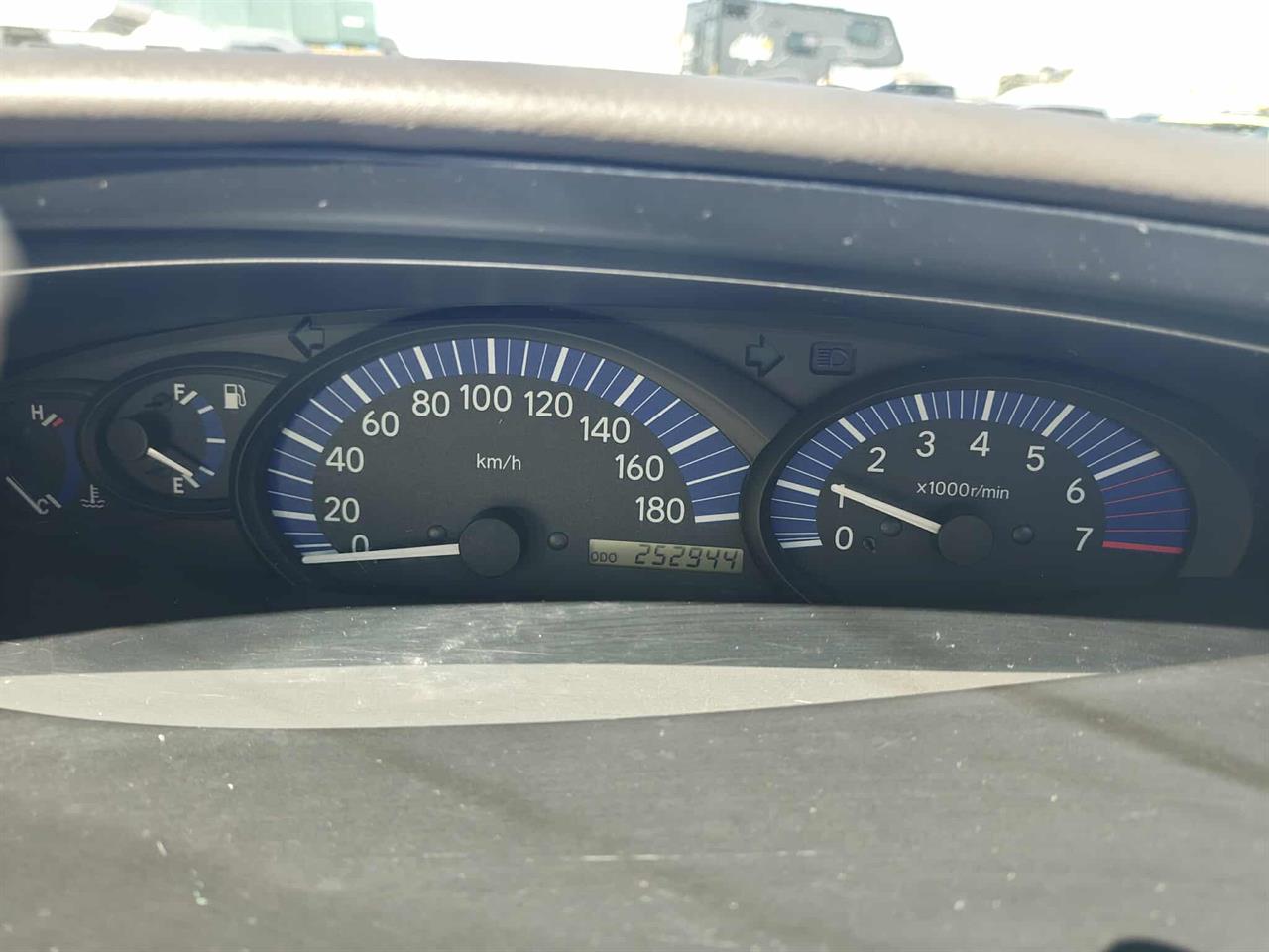 2000 Toyota Estima