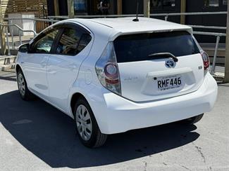 2014 Toyota Aqua - Thumbnail