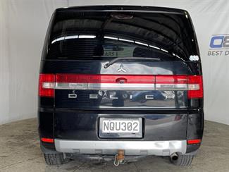 2010 Mitsubishi Delica - Thumbnail