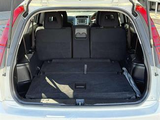 2004 Honda Stream - Thumbnail