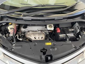 2010 Toyota Estima - Thumbnail