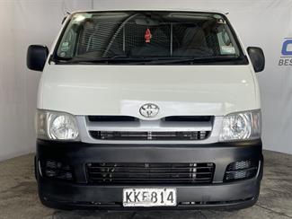 2005 Toyota Hiace - Thumbnail