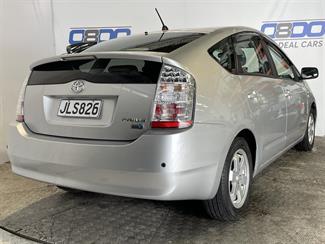 2010 Toyota Prius - Thumbnail