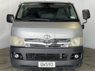 2005 Toyota Hiace - Thumbnail