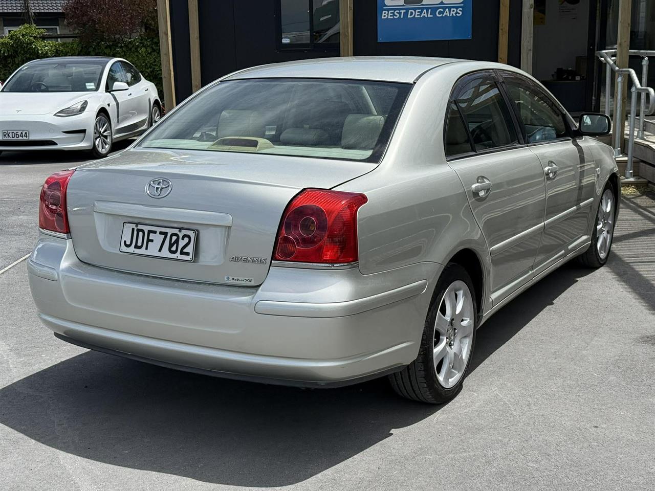 2004 Toyota Avensis