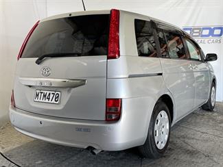 2009 Toyota Isis - Thumbnail