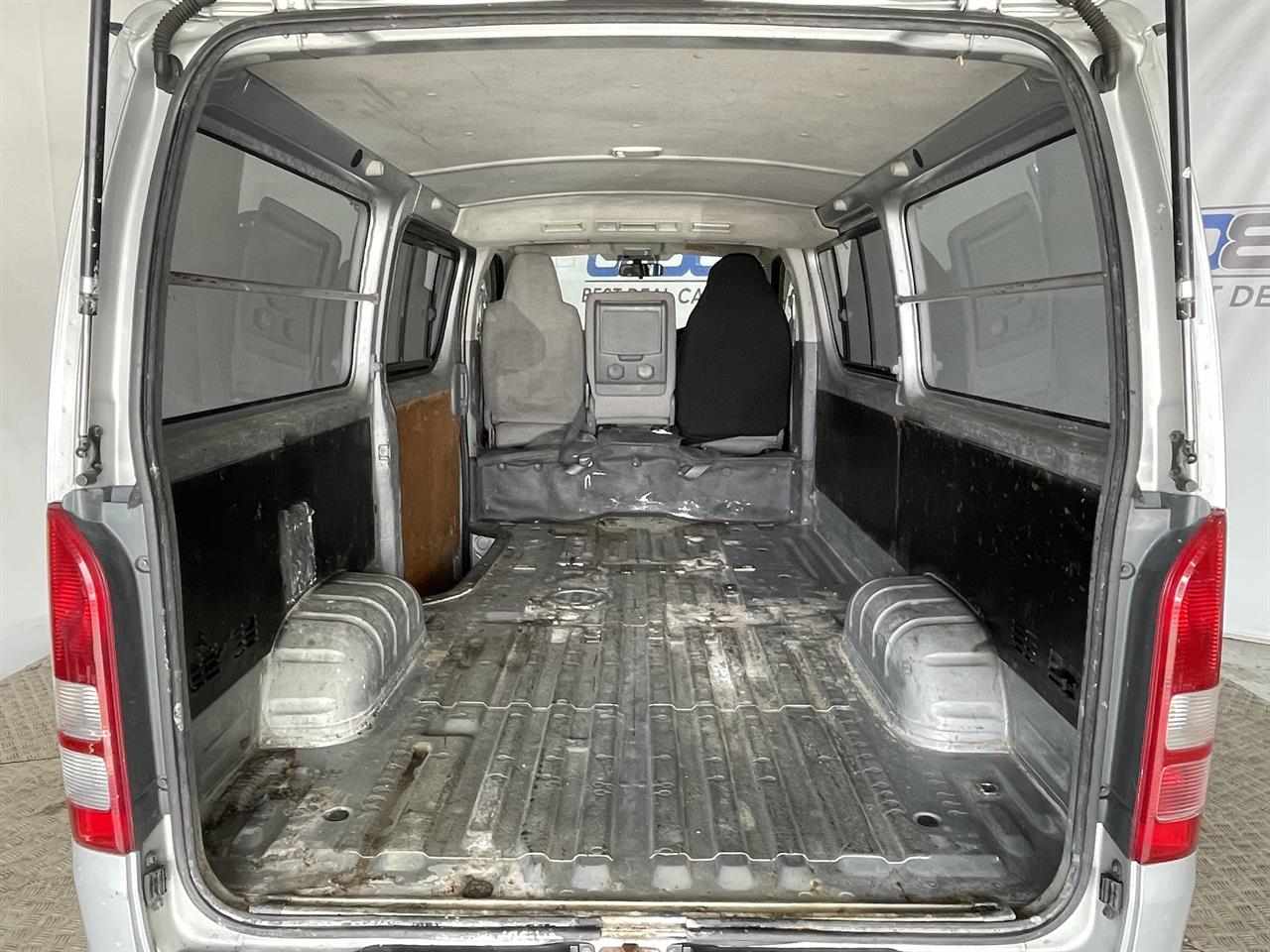 2005 Toyota Hiace