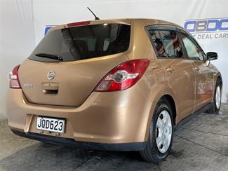 2010 Nissan Tiida - Thumbnail