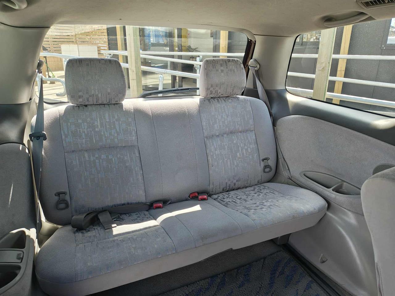 2000 Toyota Estima