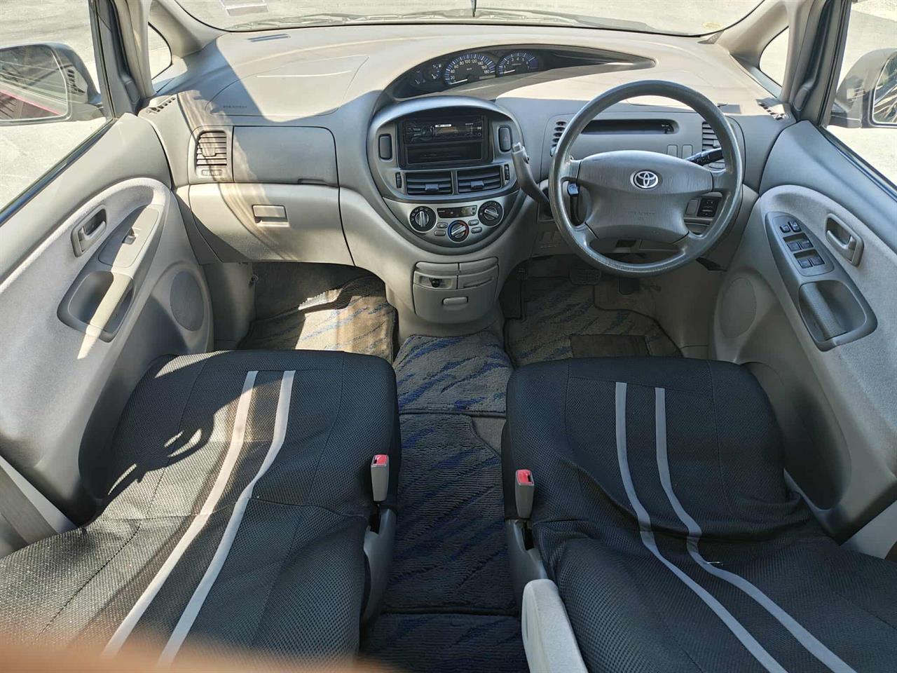 2000 Toyota Estima