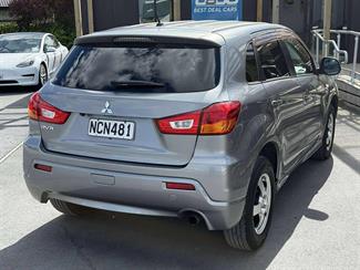 2010 Mitsubishi RVR - Thumbnail