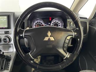 2010 Mitsubishi Delica - Thumbnail