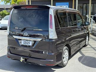 2012 Nissan Serena - Thumbnail