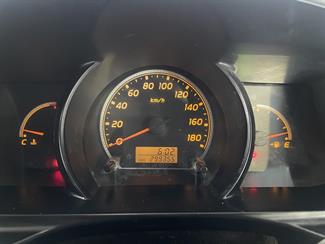 2005 Toyota Hiace - Thumbnail